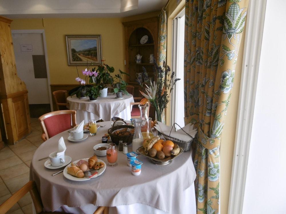 Hotel La Flore 빌프랑슈쉬르메르 외부 사진