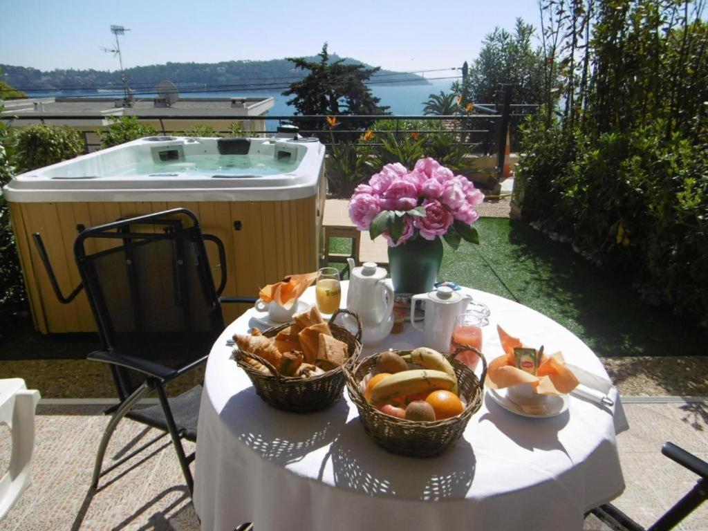 Hotel La Flore 빌프랑슈쉬르메르 외부 사진