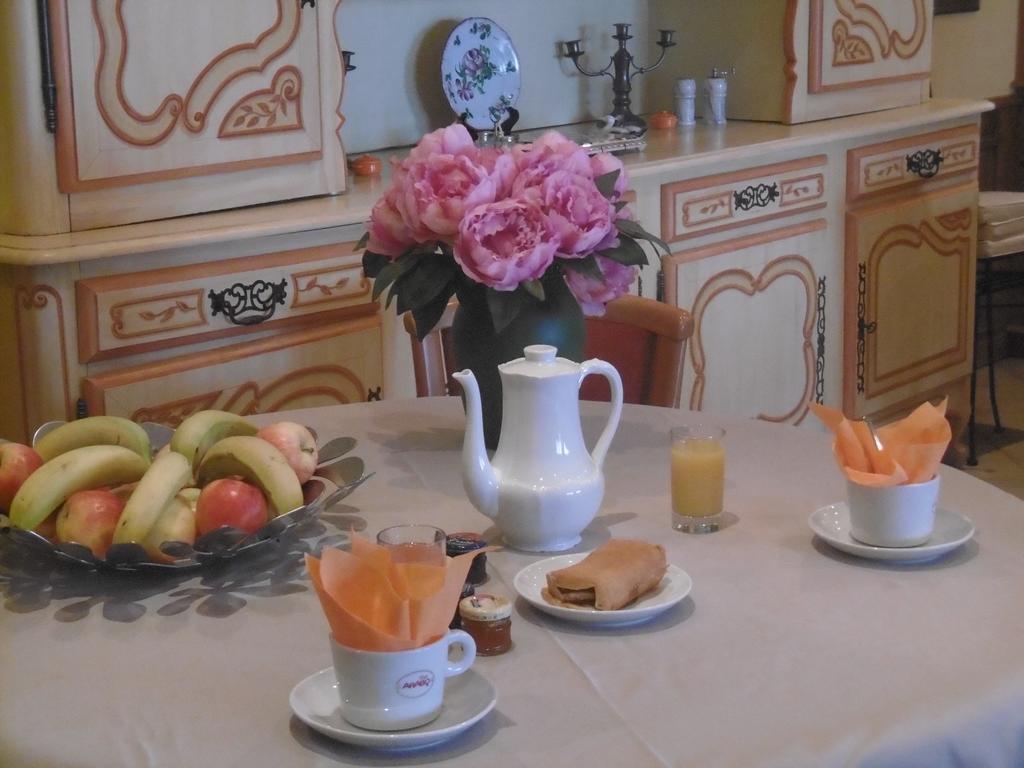 Hotel La Flore 빌프랑슈쉬르메르 외부 사진